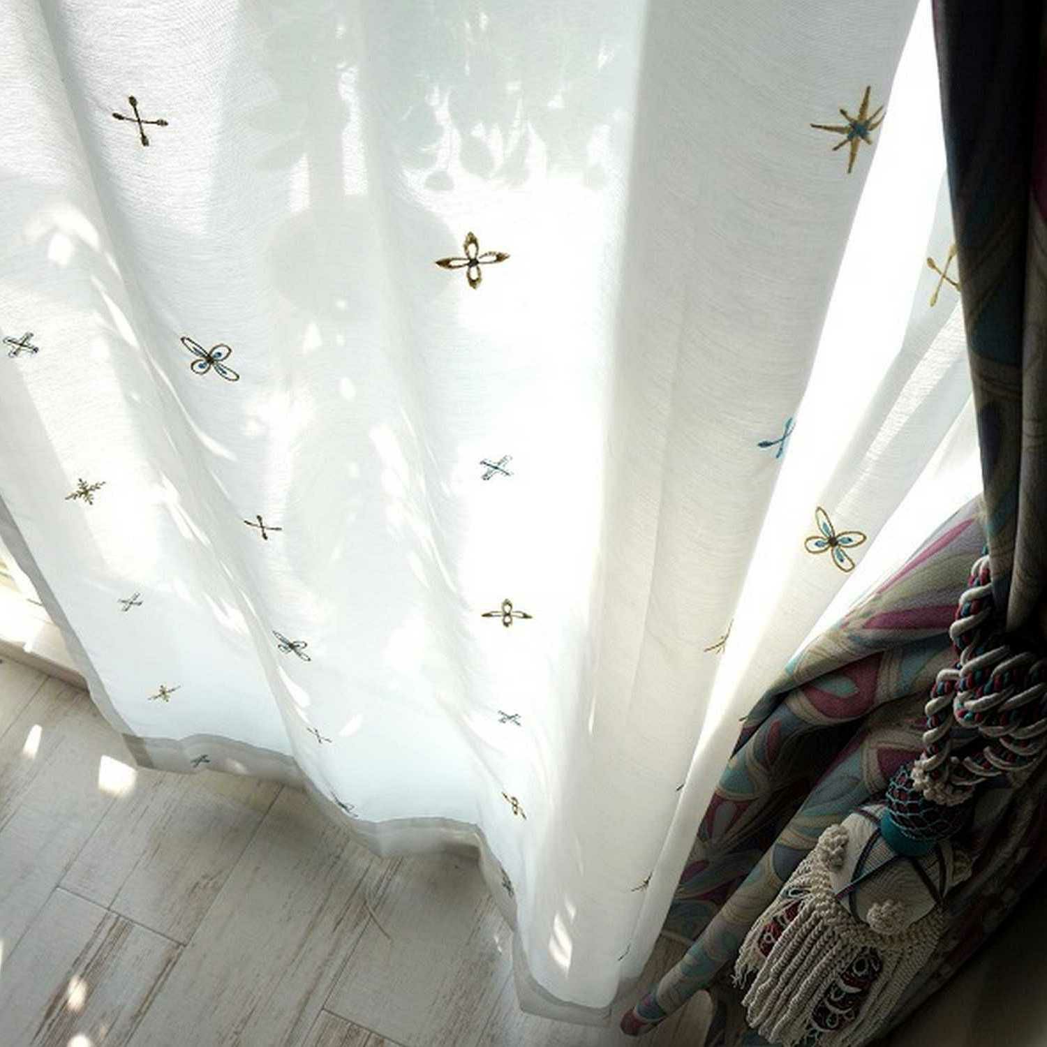 刺繍がおしゃれな遮像・遮熱・UVカットレースカーテン　＜レーススーク＞