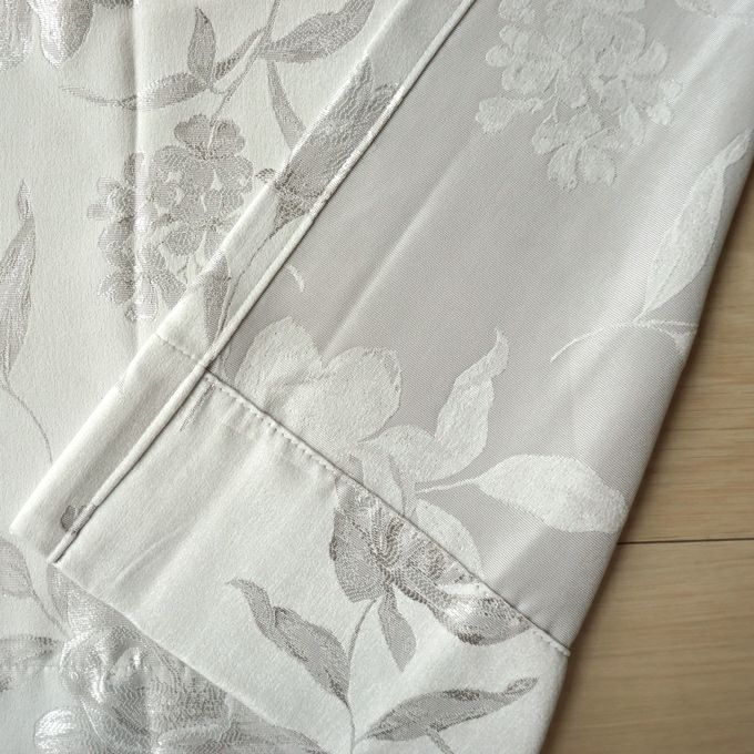 織り柄のフラワーデザインカーテン