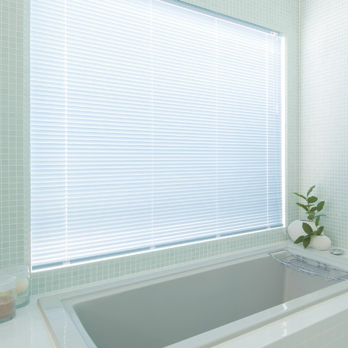突っ張り式で耐水仕様の高機能アルミブラインド＜Ratio ラティオ＞【浴